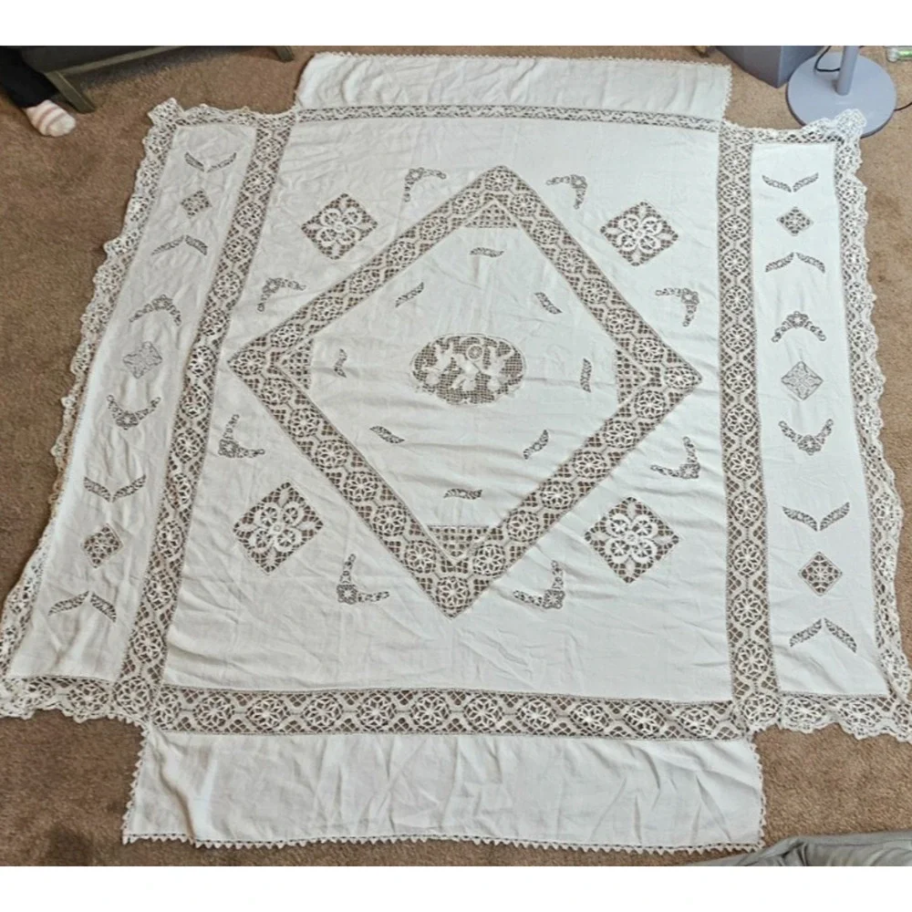 VTG Filet Lace Bedspread Tablecloth Cherubs Angels Putti Cutwork 80x85
